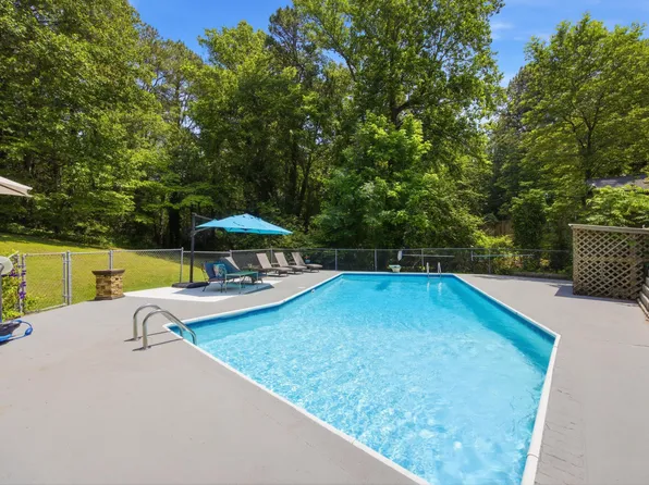503 Loveman Ln, Dalton, GA 30720