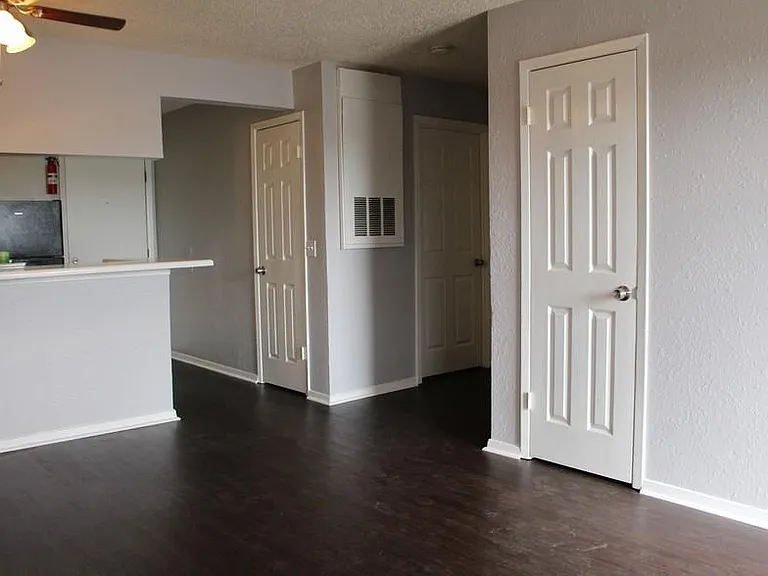 400 Raymond St #16 — Photo 3