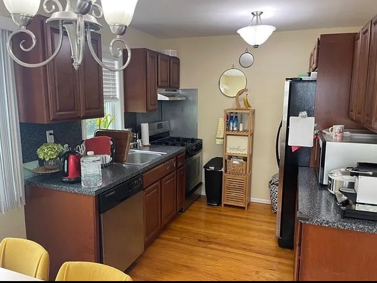 30 Audrey Ave — Photo 4