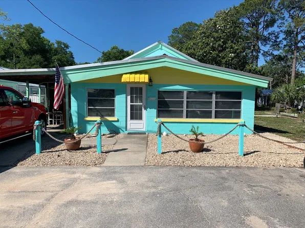 8-1 Parker St, Lanark Village, FL 32323