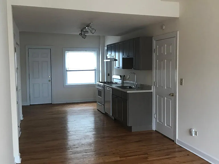 2216 N California Ave #2 — Photo 9