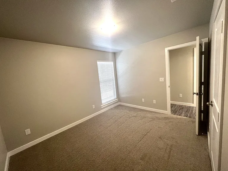13705 Avenue Q — Photo 10