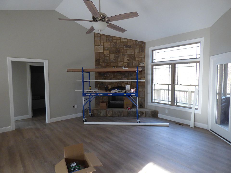 2nd image of 601 Westchester Dr