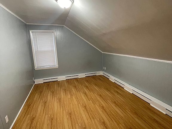 5th image of 613 Pine St Floor 3