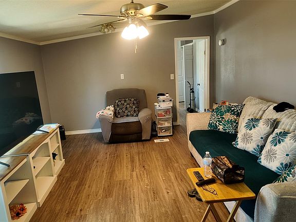 4th image of 750 High Rd