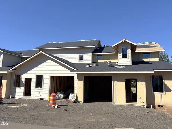 201 Bogey Ln, Eagle Point, OR 97524