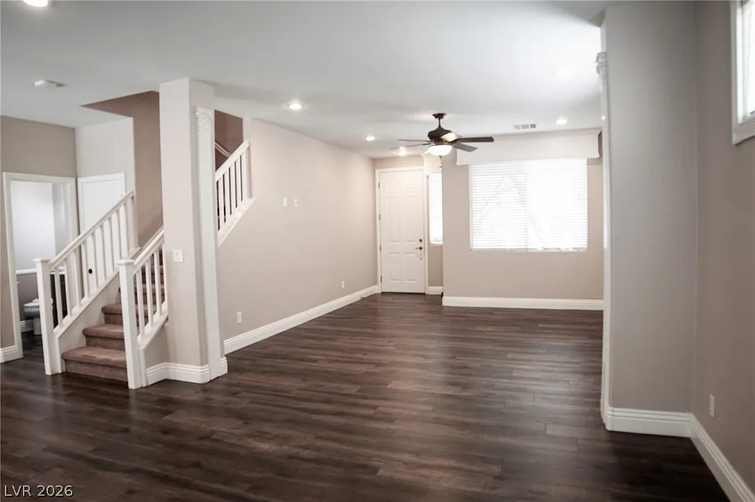 3 bed, 2.5 bath, 2005 sqft, $2,525 — Photo 2