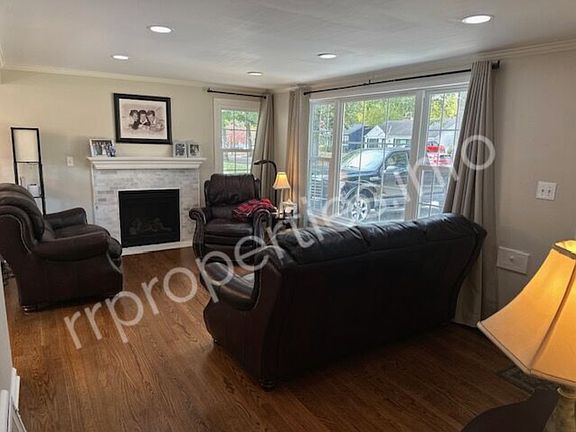 4th image of 2309 W 79th Ter