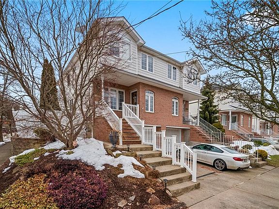 3rd image of 1089 Sheldon Ave