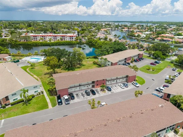 4550 OVERLOOK DRIVE NE #152, ST PETERSBURG, FL 33703