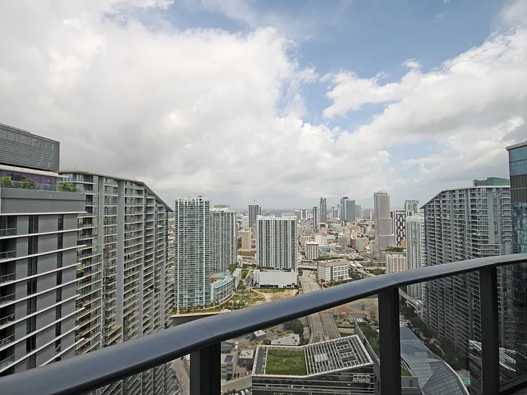 45 SW 9th St #4608 — Photo 32
