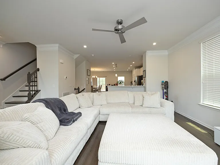 1021 Brownsmith Dr — Photo 8