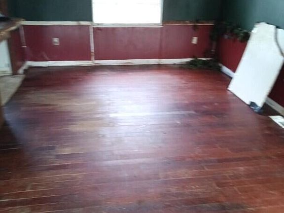 3rd image of 1495 Mackeys Rd