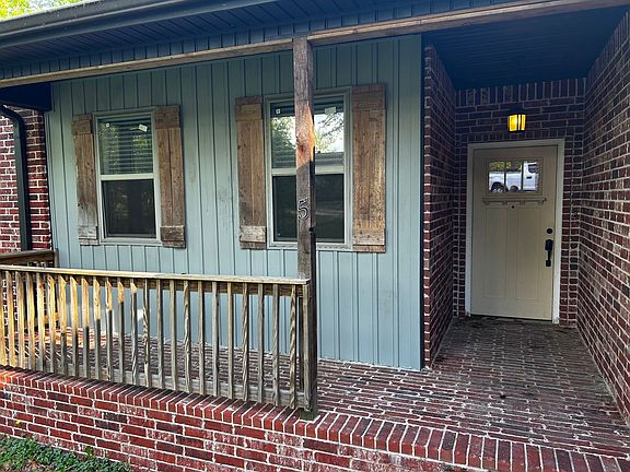 2nd image of 5 Dolphin Cir