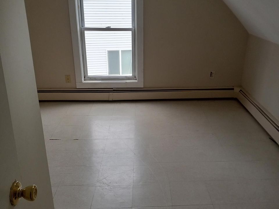 1st image of 10 Cedar St #2