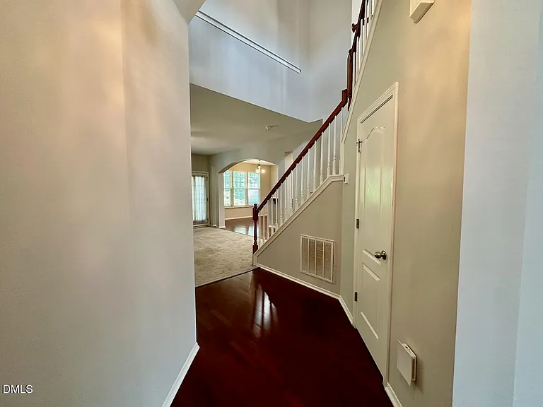 8208 Stone Cellar Dr — Photo 3