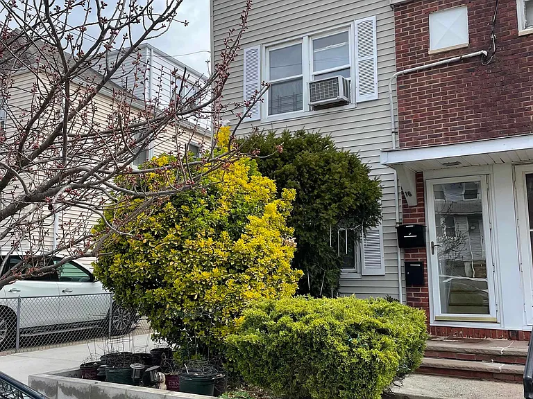 16 Kelly Pkwy #1 — Photo 1