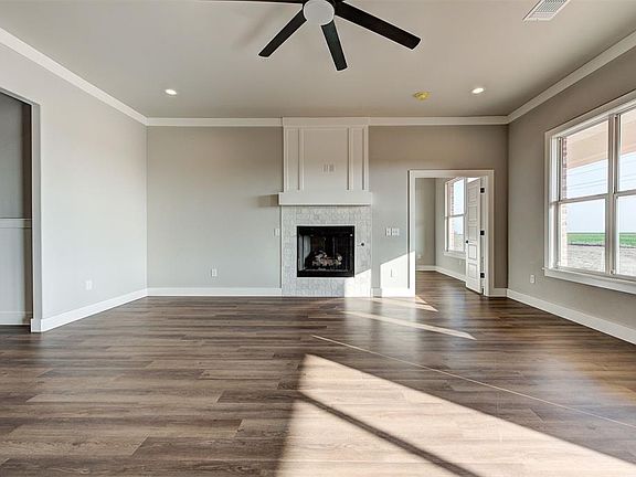 5th image of 4462 Hawthorne St
