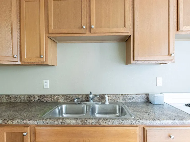 1017 E Benton St — Photo 4