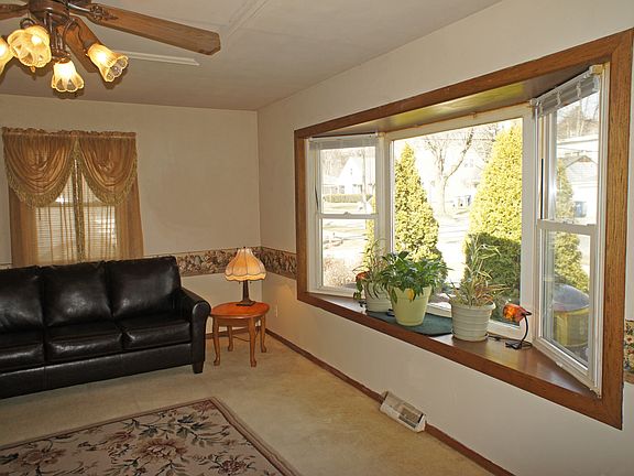 Living room with Bay Window