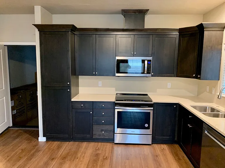 839 Water Ave NE — Photo 8