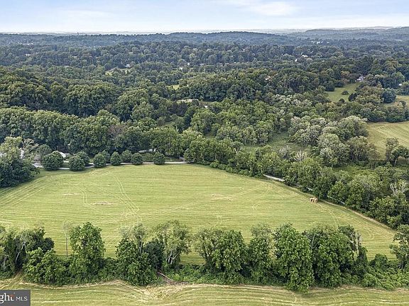 2nd image of 800 Fairville Rd