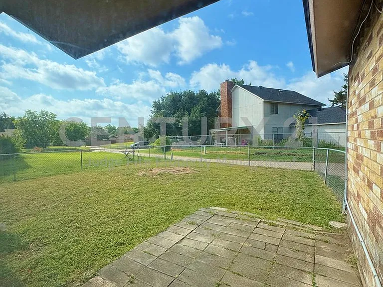 1146 Meadow Creek Dr — Photo 16