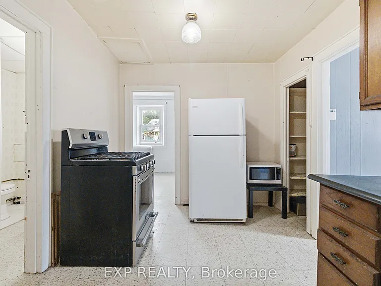 20 Colborne St S #1 — Photo 21