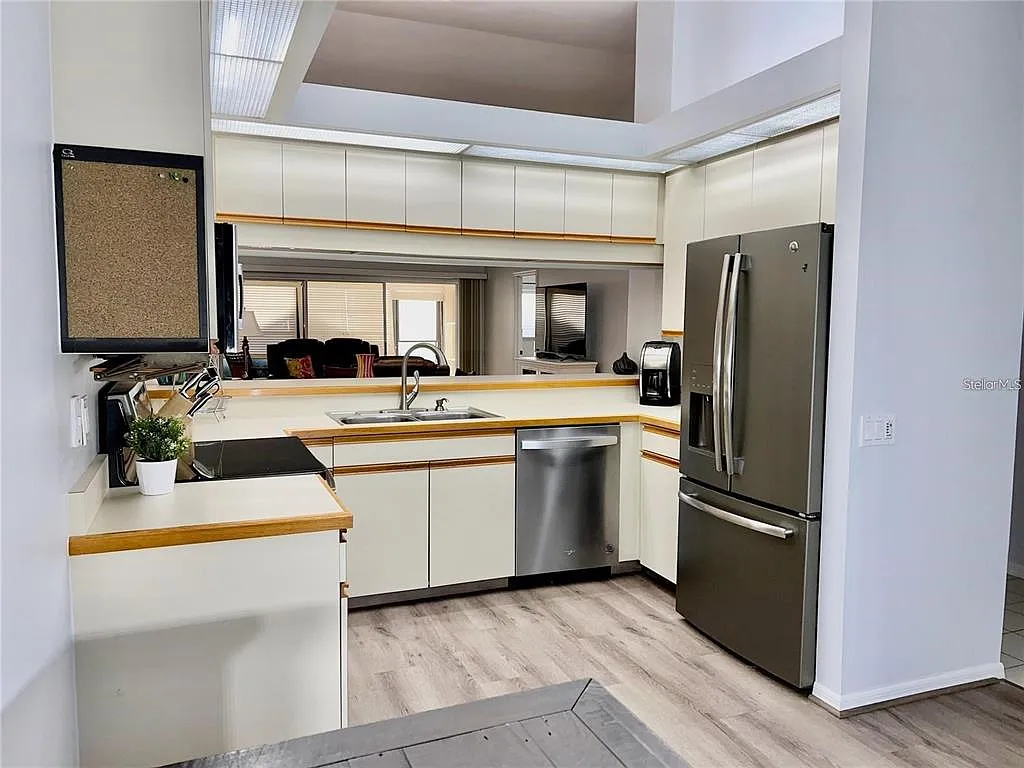 3 bed, 2.0 bath, 1518 sqft, $2,750 — Photo 4