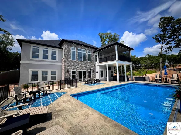 243 E Villages Estates Rd, Sunrise Beach, MO 65079