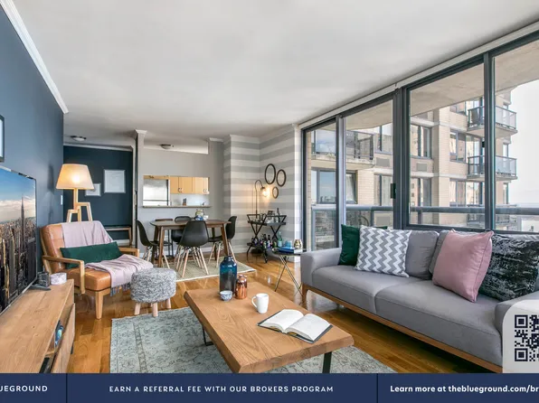 235 West 48th Street image 4 of 22