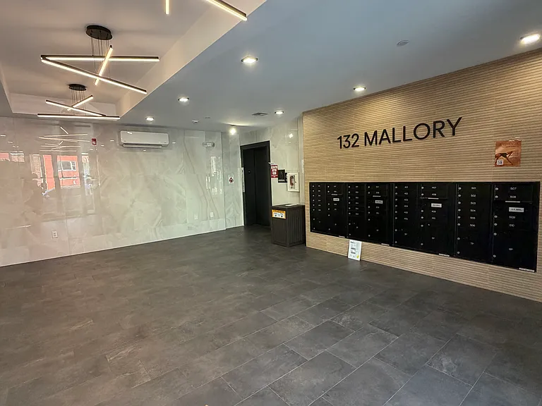 138 Mallory Ave #209 — Photo 11