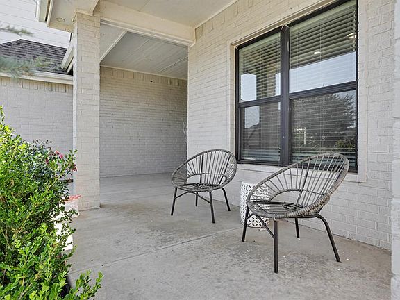 4th image of 6208 NW 154th Ter