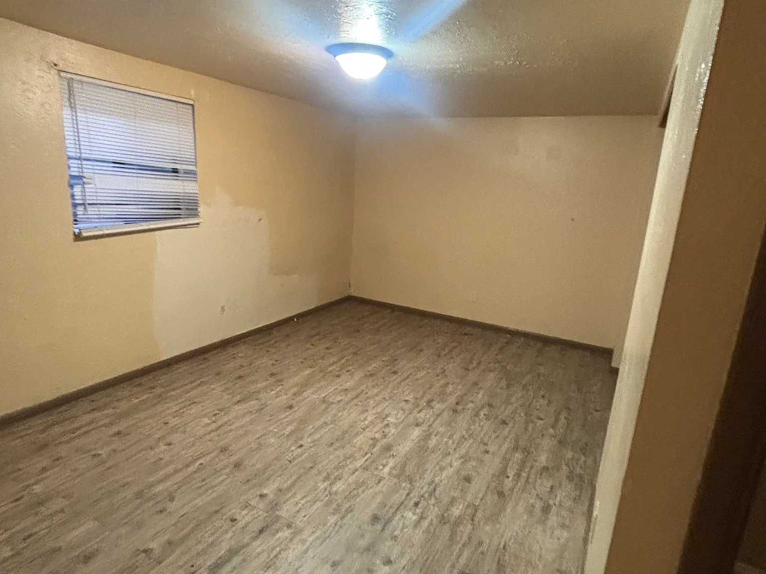 2 bed, 1000 sqft, $900 — Photo 4