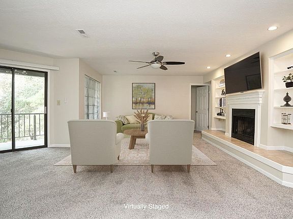 4th image of 307 Carriage Circle Dr