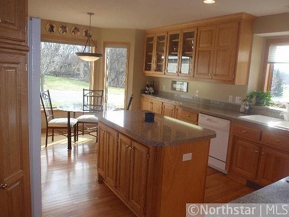 2nd image of 2643 Parkview Dr