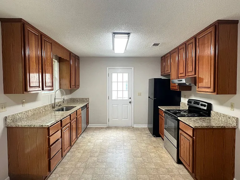 536 Loblolly Ln — Photo 7