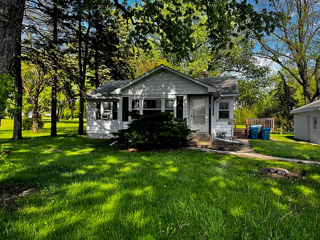 Fairview Ave — Photo 1