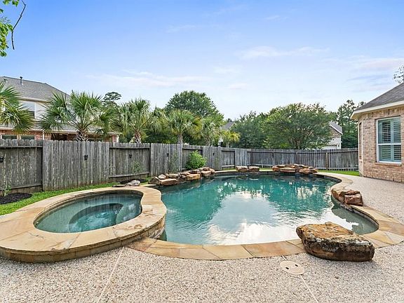 3rd image of 47 N Winsome Path Cir