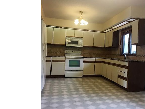 4th image of 987 Island Dr