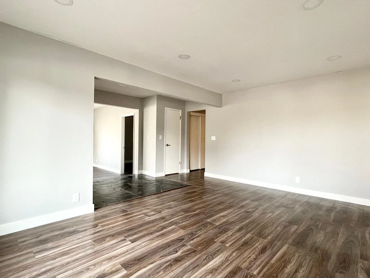698 Danforth Dr — Photo 4
