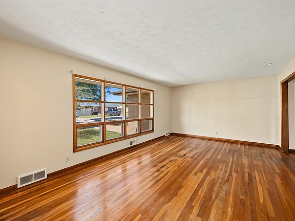 4th image of 1709 Lewis St