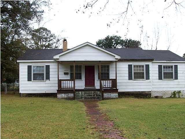 2nd image of 3011 Calais St