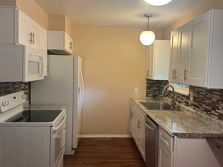 1174 Ranchland Dr — Photo 10