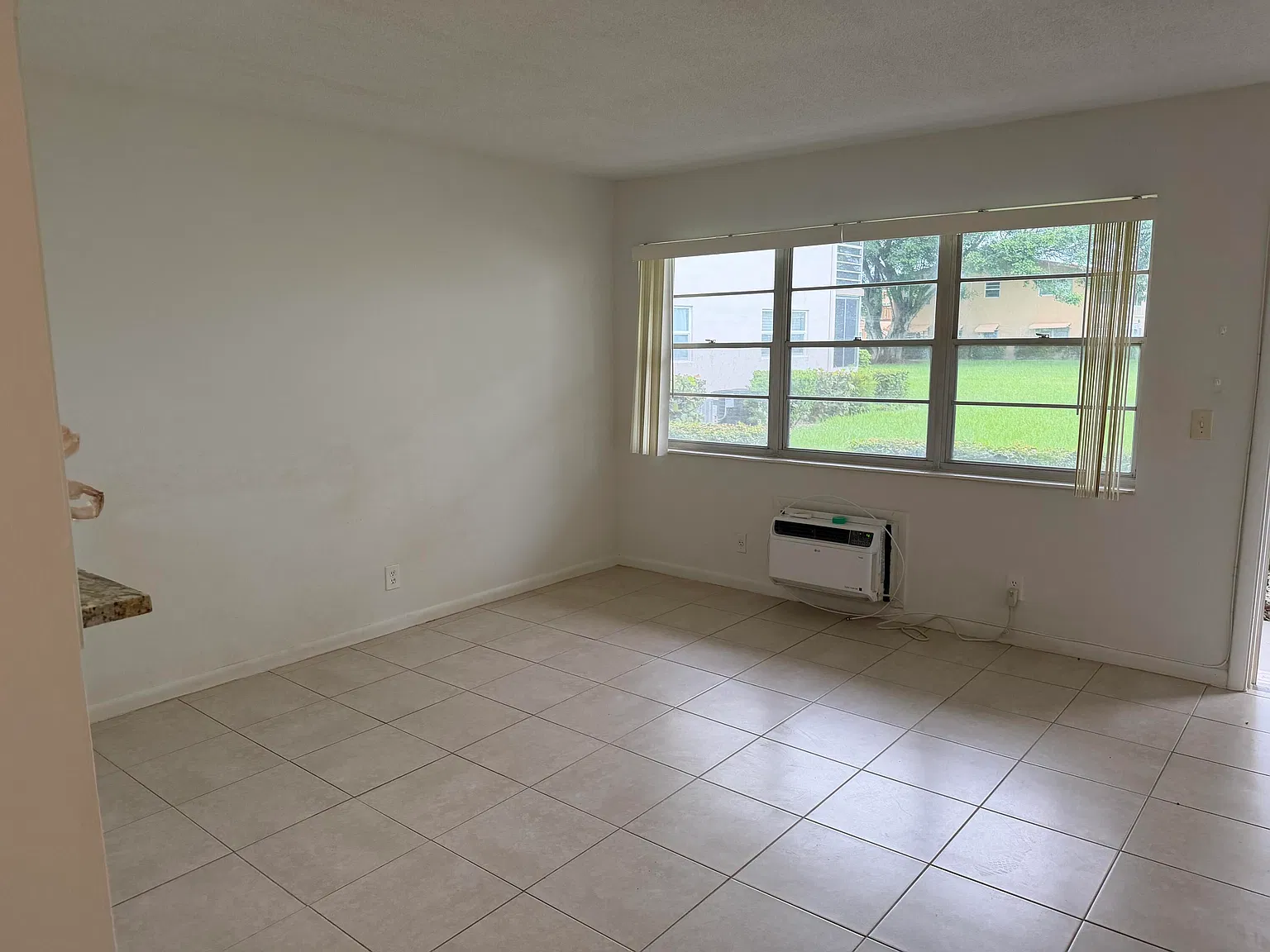 1 bed, 1.0 bath, 570 sqft, $1,300 — Photo 1