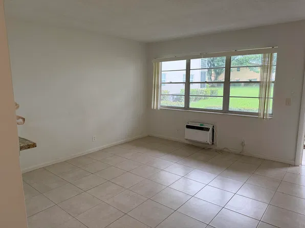 50 Dorchester E #C, West Palm Beach, FL 33417