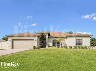 835 SW 17th Ter, Cape Coral, FL 33991