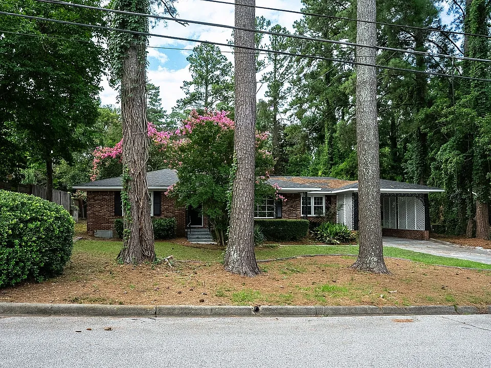 3120 Edinburgh Dr