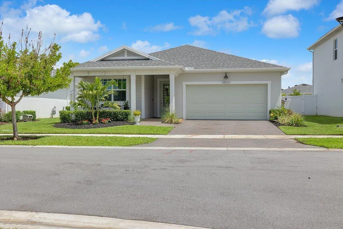 3 bed, 2.0 bath, 1657 sqft, $2,900 — Photo 1