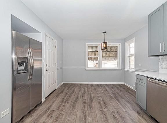 5th image of 6448 N Washtenaw Ave #1